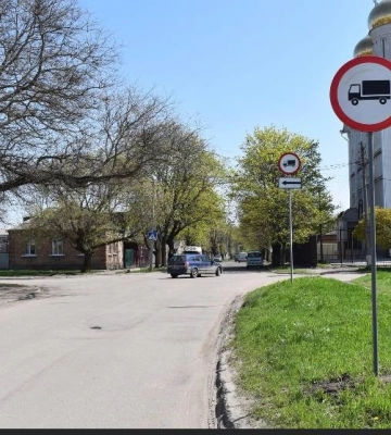 На одній з вулиць Кропивницького встановили нові дорожні знаки