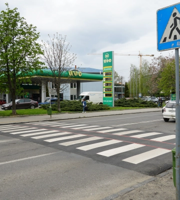 В Ужгороді встановили 5 підвищених пішохідних переходів (ФОТО)