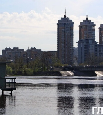 Повінь у столиці: Дніпро затопив Гідропарк 