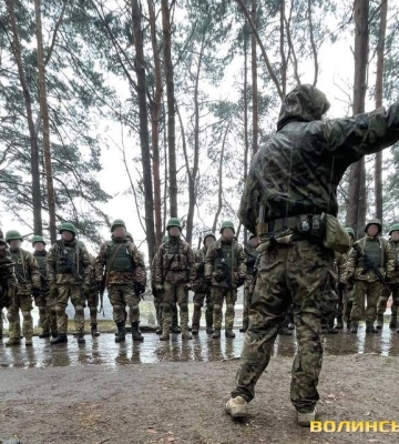 «Ворог постійно змінює тактику, нам потрібно підлаштовуватися»: інструктори ТНЦ «Тернове Поле» продовжують готувати бійців для&amp;hellip;