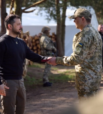Перевірив кордон з Білоруссю та нагородив військових.Зеленський відвідав Волинь