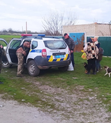 Поліцейські Луганщини провели евакуацію на Харківщині