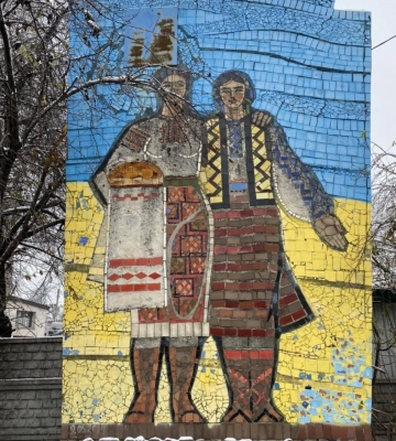 Історична пам`ятка чи ні: в управлінні культури і туризму пояснили демонтаж стели на розі вулиць Дубенської та Соборної