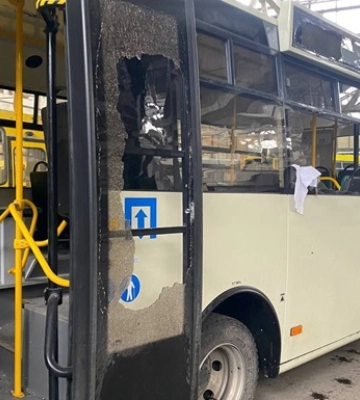 Росіяни обстріляли автобусний парк у Херсоні