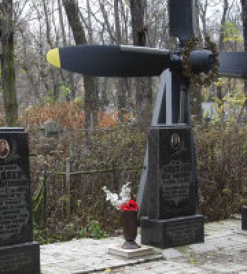 У Києві на поминальні дні курсуватиме додатковий транспорт: деталі
