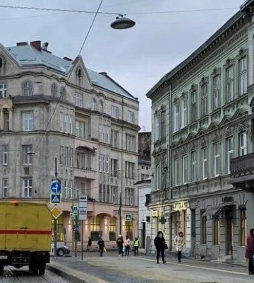 У Львові вулицю Степана Бандери засадять кущами та деревами