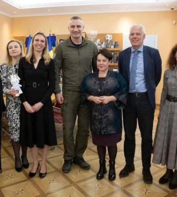 Кличко обговорив з делегаціями Данії та Нідерландів допомогу українським громадам у відновленні