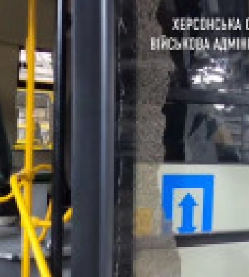 рашисты нанесли удар по автобусному парку в Херсоне: в ОВА показали последствия