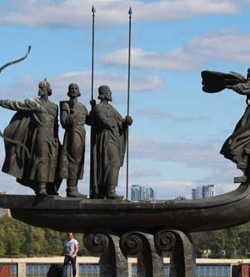 У Росії з нових шкільних підручників з історії повидаляли згадки про Київ, - &quot;Медіазона&quot;