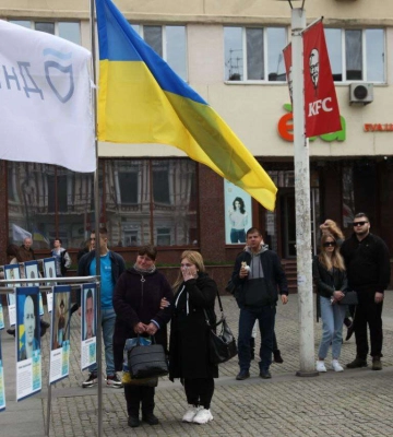 У середмісті Дніпра вшанували памʼять загиблих на війні студентів