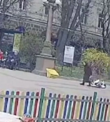 В Тернополе мальчик на игрушечной машине сбил пожилую женщину: у нее серьезная травма