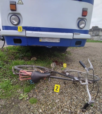 На Львівщині автобус збив літнього чоловіка на велосипеді (ФОТО)