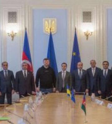 Олександр Корнієнко зустрівся з Головою Робочої групи з міжпарламентських зв’язків Азербайджан-Україна Руфатом Гулієвим