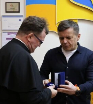Відзнаку «За заслуги перед містом III ступеня» вручили настоятелю парафії Божого Милосердя Ярославу Ольшевському