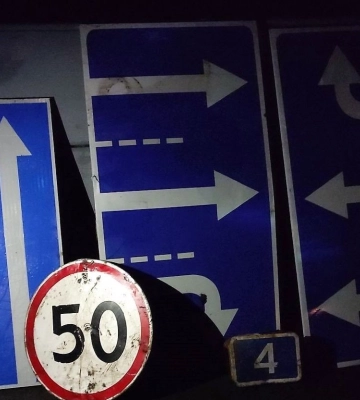 У Лубнах суд виніс вирок чоловіку, в якого знайшли вдома 6 крадених дорожніх знаків