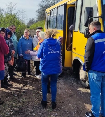 Для жителей прифронтовой части Донецкой области запустили социальный автобус