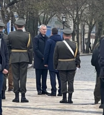 Столтенберг прибув із візитом до Києва