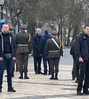 В Киев прибыл генсек НАТО Столтенберг: первые кадры с визита