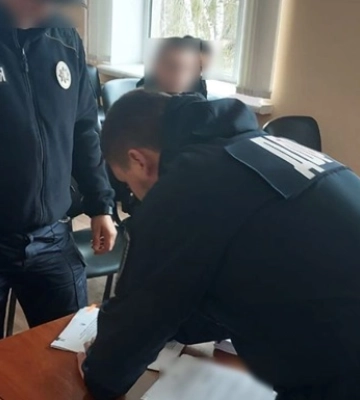 На Хмельниччині правоохоронців підозрюють у побитті затриманого