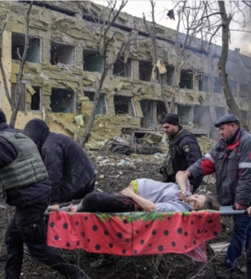 Печально известные кадры из роддома в Мариуполе стали фотографией года от World Press Photо