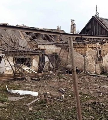 Погибли в собственном дворе: днем военные рф обстреляли Запорожскую область