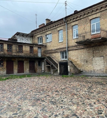 Нардеп Валерій Стернійчук обіцяє вирішити проблему з двором Прайзлерів