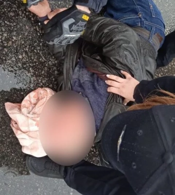 Впав та почав задихатися: у Дніпрі патрульні надали допомогу водію, якому стало зле