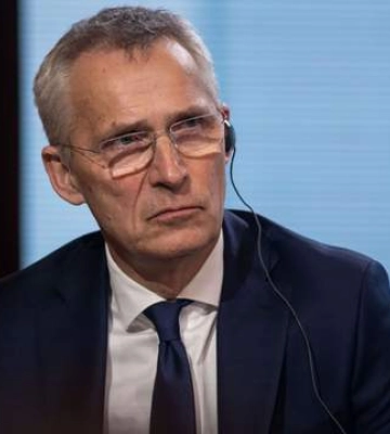 НАТО готовит для Украины поддержку самолетов и бронетехники, – Столтенберг на саммите городов и регионов