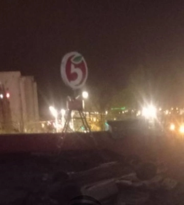 У Бєлгороді після вибуху машину закинуло на дах магазину – соцмережі