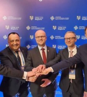 У Києві за участю Президента України та Генсека НATO  проходить Міжнародний саміт міст та регіонів