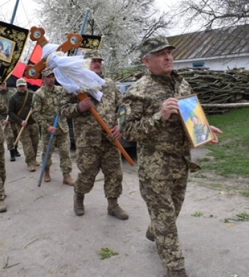 На Волині попрощалися з воїном, який загинув під Бахмутом 