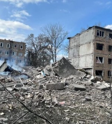 В Авдіївці з-під завалів дістали тіло комунальника