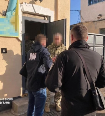 На Рівненщині існувала схема фіктивної виплати «бойових» доплат військовим, - ДБР