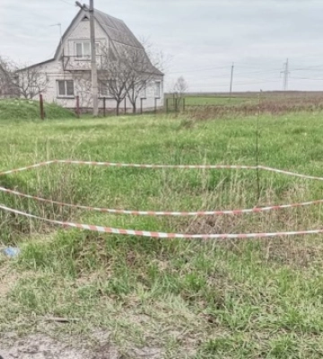 У селі на Київщині на центральній вулиці виявили міну