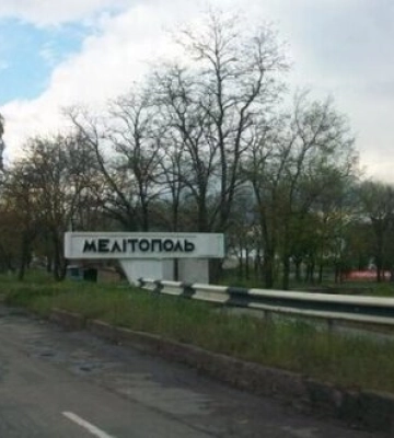 В Мелитополь оккупанты завезли десятки автобусов