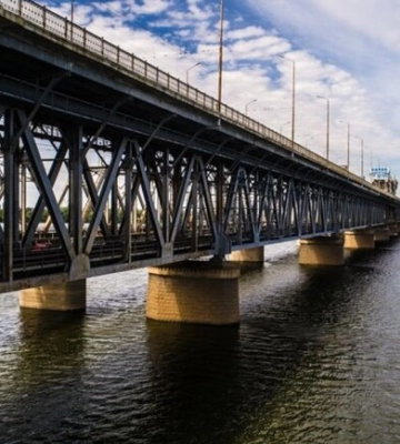 В Днепре перекроют Амурский мост: как будет ходить транспорт