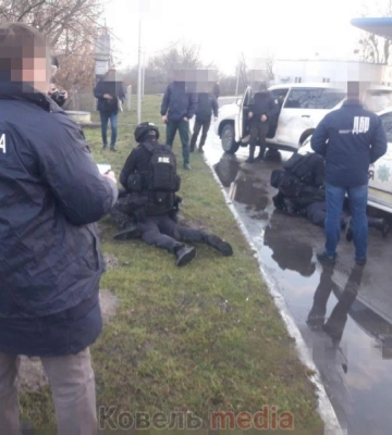 На Волині двох експатрульних судять за хабарі, збут наркотиків, грабіж, відмивання грошей