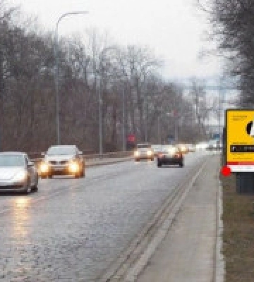 Біля станції метро “Дніпро” відремонтують естакаду