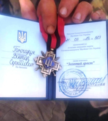 Без вагань пішов знищувати ворога: воїн з Волині отримав почесну відзнаку від Залужного