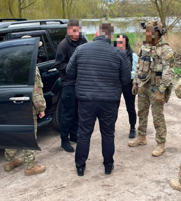 Вимагав мільйон за вирішення питання: за Рівненського очільника взялись працівники СБУ