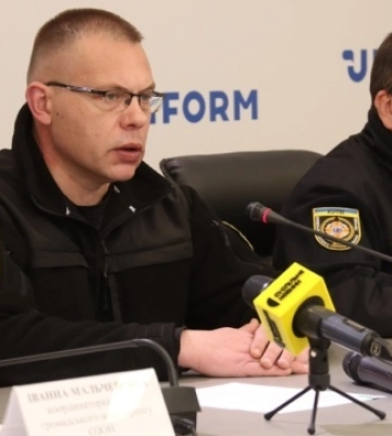 Якщо не водій, то поліція: у Києві під час тривоги зупинятимуть транспорт