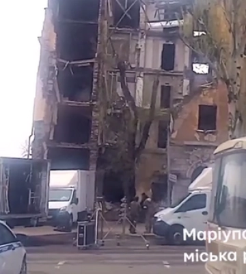 У Маріуполі окупанти почали знімати пропагандистське військове кіно