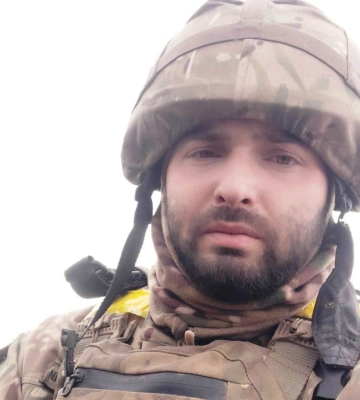 Без вагань пішов знищувати ворога: воїн з Волині отримав почесну відзнаку від Залужного