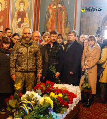 В столице попрощались с бывшим депутатом Олегом Барной, погибшим на фронте (ФОТО) В столице попрощались с бывшим депутатом Олегом Барной, погибшим на фронте (ФОТО)
