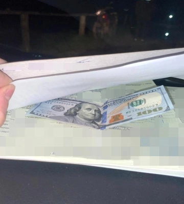 У Рівненському та Сарненському районах поліцейські задокументували факти надання неправомірної вигоди