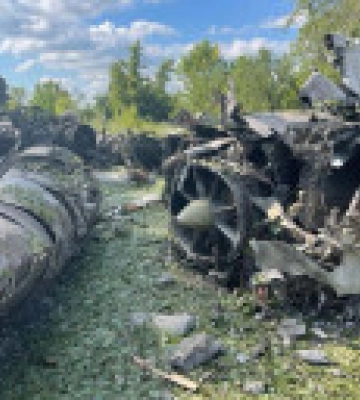 Удар рф по аэродрому "Канатово" - уничтожение техники и жертва: украинскому военному сообщили о подозрении