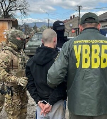 Прикордонник, який за 3 тис дол. допомагав переправляти ухилянтів, затриманий на Закарпатті