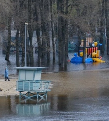 В Киеве ускорилось снижение уровня воды