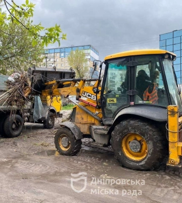 Інспекційний об’їзд: черговий по місту перевірив, як озеленюють алею на полігоні та ліквідовують стихійні сміттєзвалища