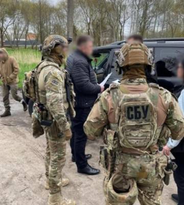 Требовал ₴860 000 от предпринимателя за получение земельного участка: в Ровенской области разоблачен руководитель коммунального&amp;hellip;